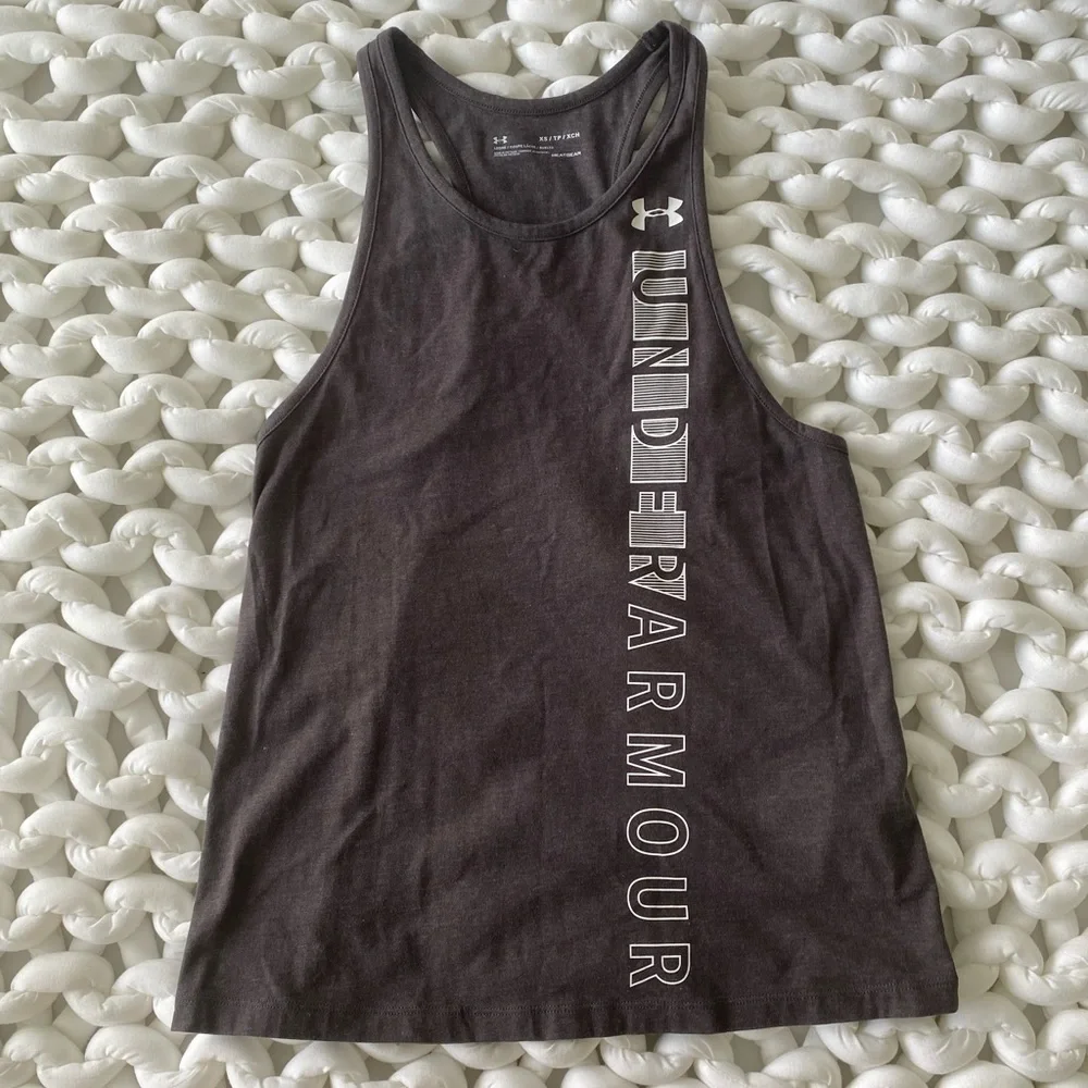 Under Armour Tank - Picture 1 of 5